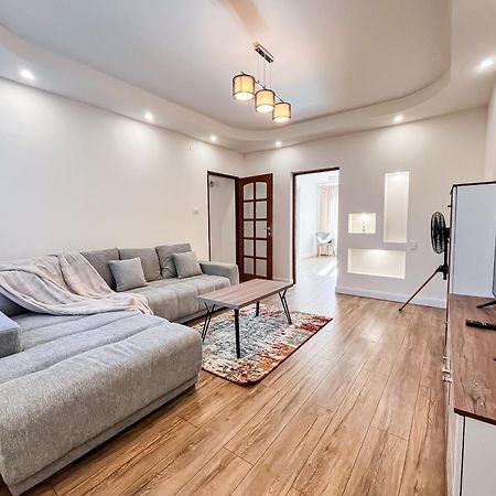 La Teatru - 2Bd Apartment Near Theatre And Old Town Брашов Экстерьер фото