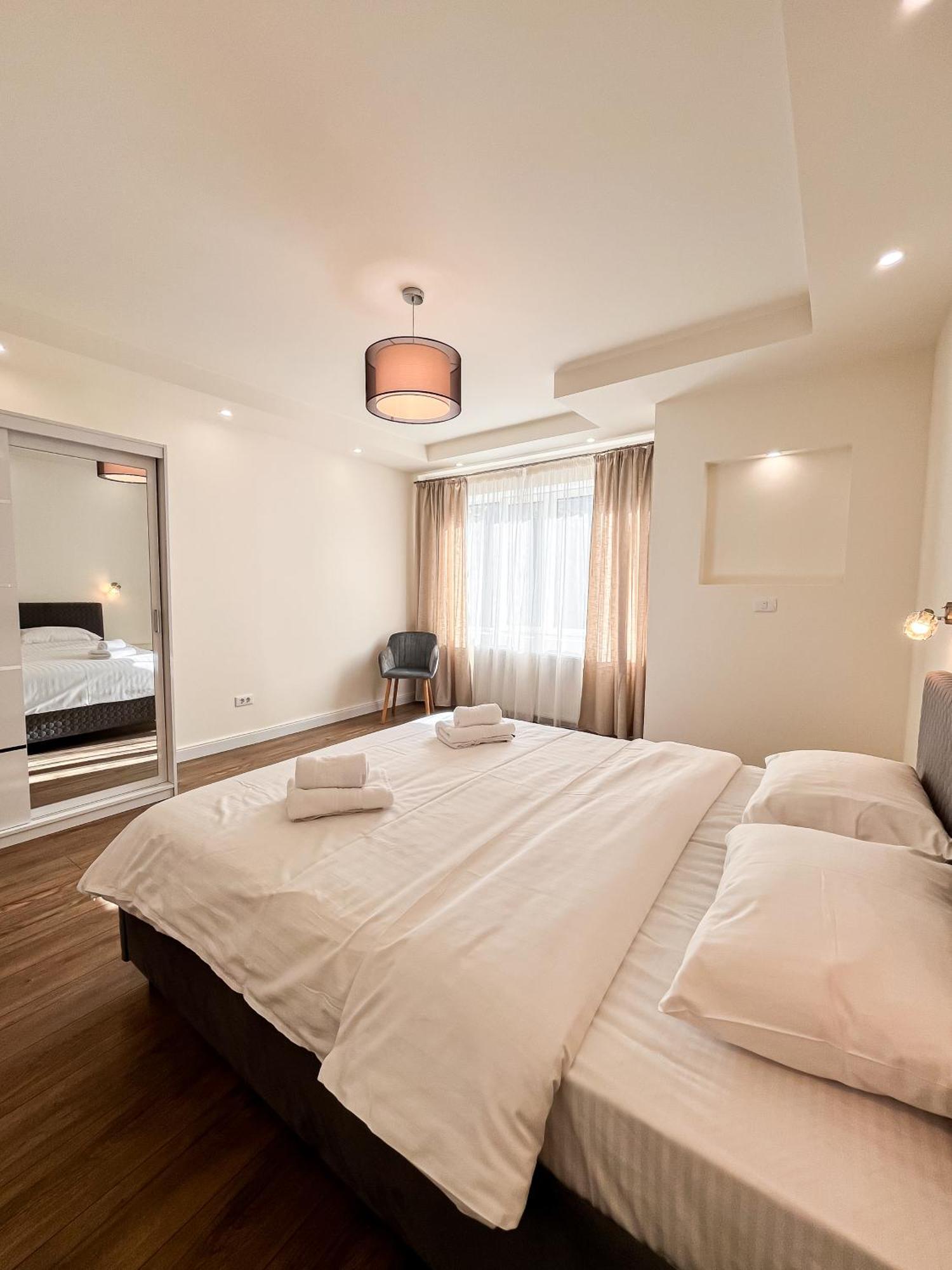 La Teatru - 2Bd Apartment Near Theatre And Old Town Брашов Экстерьер фото